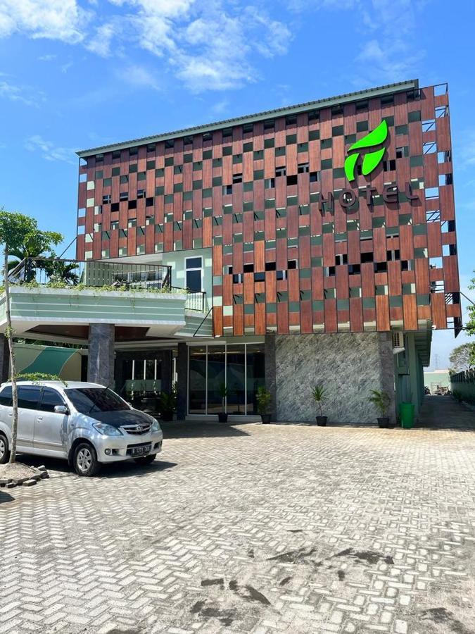 T Hotel Kualanamu Lubukpakam Zewnętrze zdjęcie